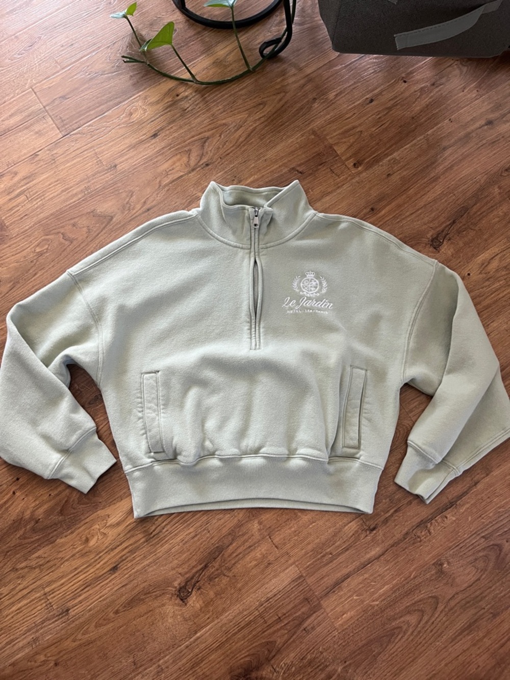 Abercrombie & Fitch Cropped Quarter Zip Pullover (M)